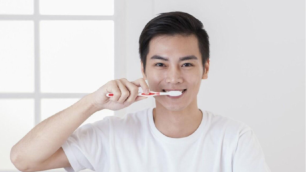 刷牙时经常恶心干呕，究竟是怎么回事？