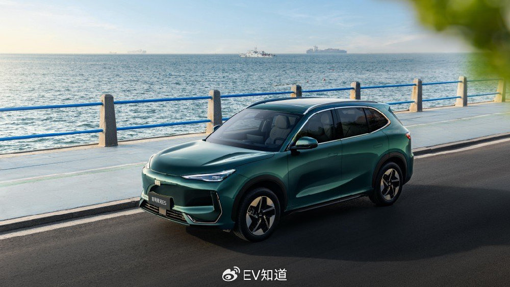 610公里续航加量不加价 2026款吉利银河E5换肤奔来