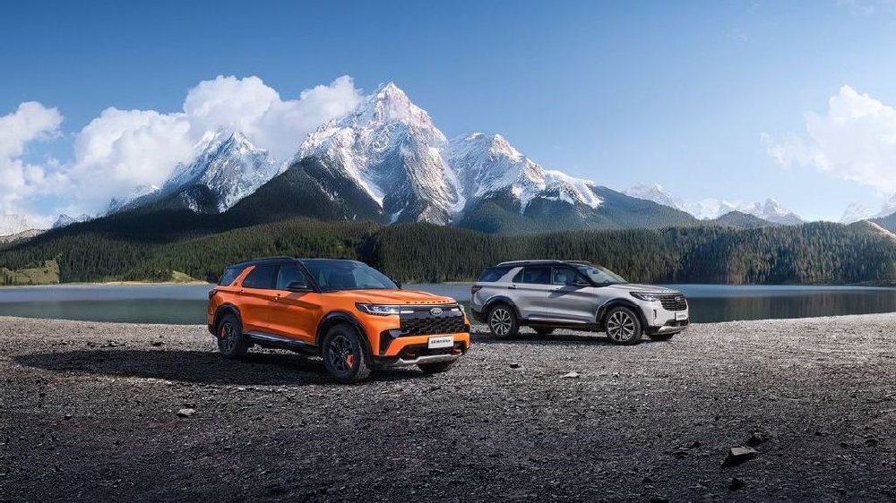 开着理想L8去看全新福特探险者，说实话，各有优势