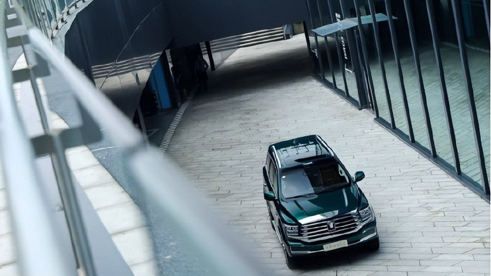 一台全新坦克500＝丰田陆巡+宝马X5+问界M8，一车抵多车非坦克500莫属