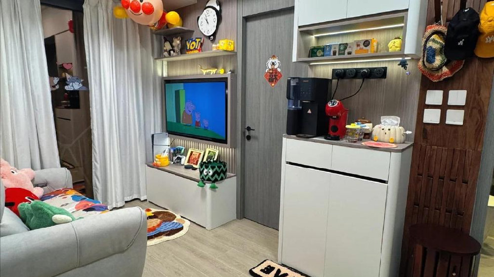 香港夫妻奋斗10年，攒下26㎡小蜗居，竟挤出3室2厅，太厉害了！