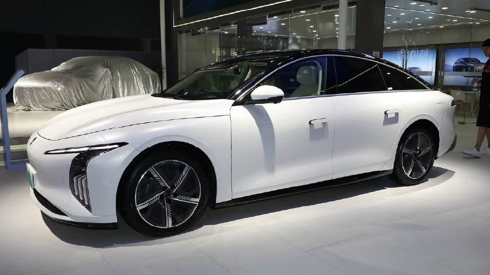 国产“帕梅”来了！颜值在线，长超4米9，油耗1.35L，优惠完才9万