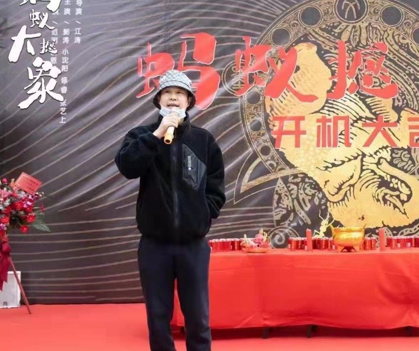 小沈阳当街小便被拍?不洗手直接路边抽烟,被网友指责没素质休闲区蓝鸢梦想 - Www.slyday.coM 小沈阳当街小便被拍?不洗手直接路边抽烟,被网友指责没素质休闲区蓝鸢梦想 - Www.slyday.coM