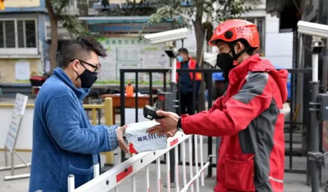 海外网评:“派单比双11还多”,物流复工畅通经济循环
