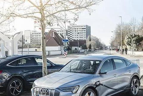 看奥迪这项电动车新举措，欧洲人感到高兴，我们看了则觉得落后？