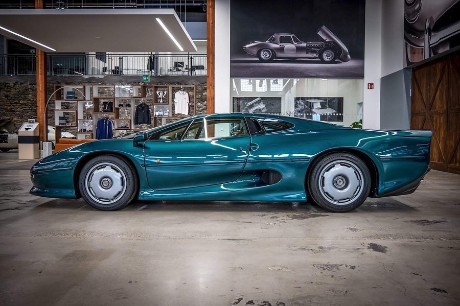 捷豹xj220实车 优雅简洁的造型