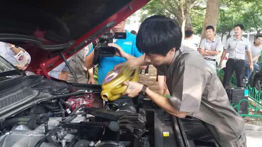 汽车保养换机油，有必要用全合成机油吗？修车师傅告诉你