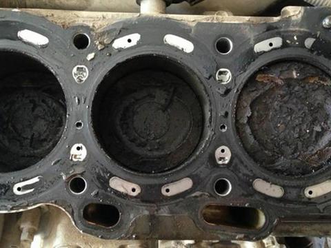 如何判断发动机有没有积碳？老师傅教你一招，不用拆缸