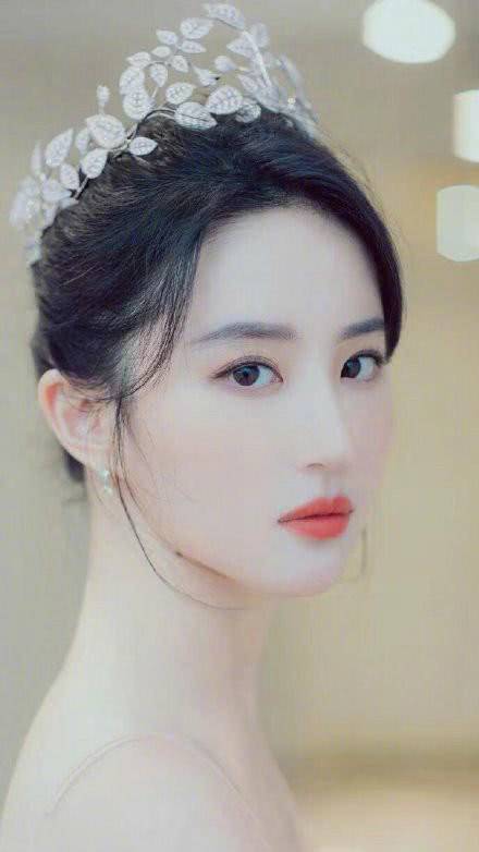 盘点娱乐圈八大女星的公主造型，看看谁最美？