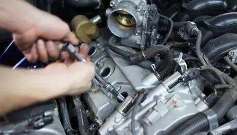 如何清理汽车积碳？为了省钱，你应该学会如何开车