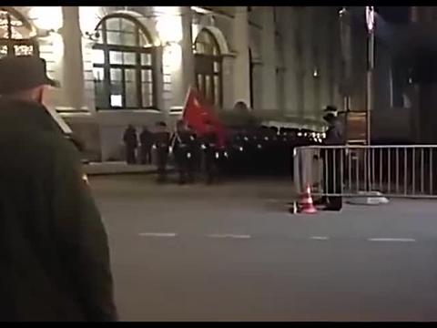 莫斯科阅兵彩排，解放军方队经过时，观众全程送出掌声！