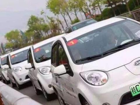 首批吃螃蟹的塞牙了，新能源电池价格曝光，车主：被坑惨了