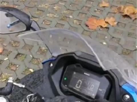 国内“最速”铃木GSX250R摩托车，车价3万，配4缸引擎，5秒破百