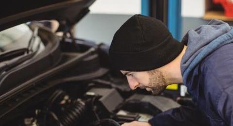 “建议有车的男人：６个简单修车技巧要学会，高级又实用”