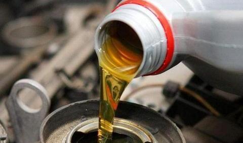 保养一次汽车，就给它换一个品牌的机油，你觉得行不行？