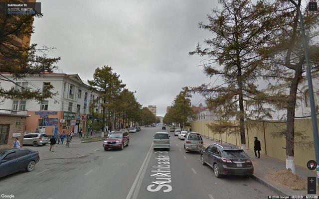 外蒙古乌兰巴托,看不到一点草原民族的踪迹,比得上国内三线城市