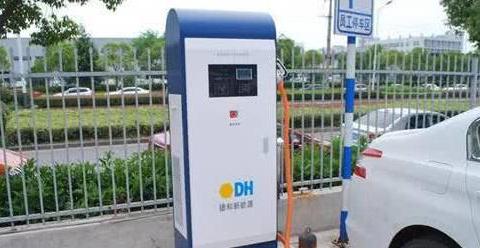 卖掉舍不得，换电池太贵，首批新能源车主：开车都不敢开空调