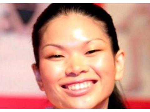 出资演女一号的丑女演员是谁