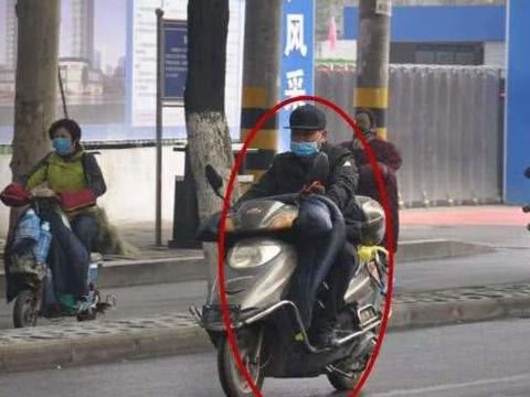 电动车装挡风被也不行，抓到就罚50？交警的话令人不淡定了