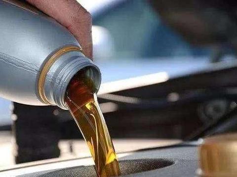 刚买车就有这三个“养车陋习”，乱花钱还没效果，说不定还毁车