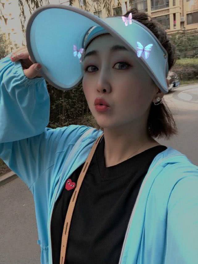 赵本山力捧的帅气弟子,娶小2岁美女演员,如今37岁不红却很幸福 赵本山力捧的帅气弟子,娶小2岁美女演员,如今37岁不红却很幸福