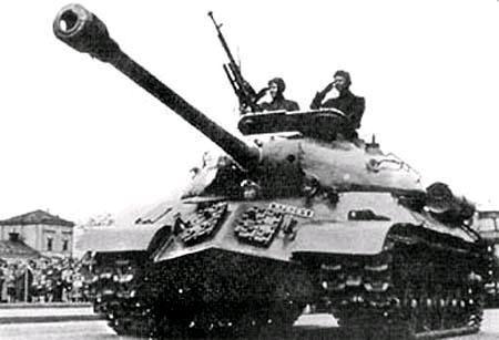 二战时期日本军官竟用武士刀摧毁了一辆苏军坦克