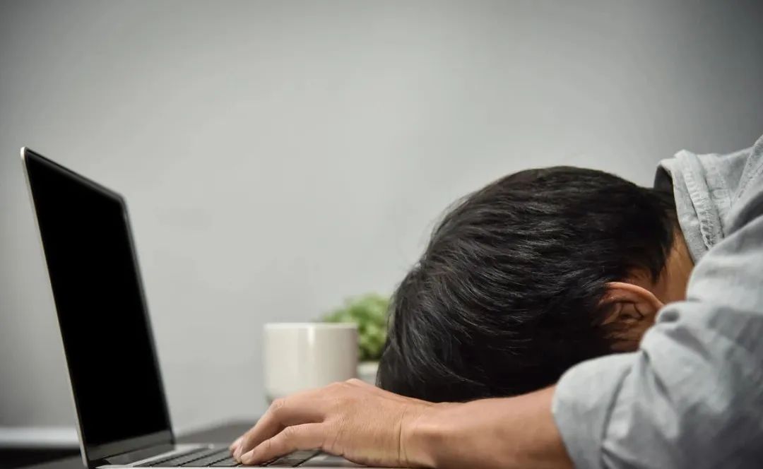 年纪大了,不能996熬夜加班了,我被辞退了,谁没有老的那一天呢