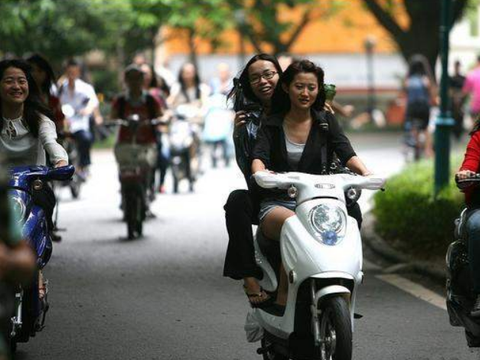 经济发达的日本，为何几乎看不到电动车，网友：明智之举