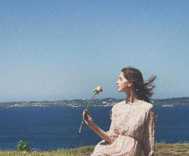 “精灵女孩”Savanna Blade：美得让人分不清真假