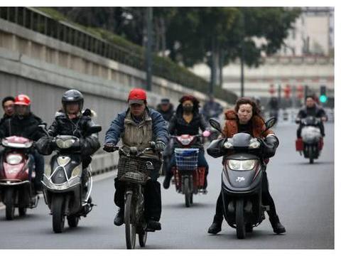 电动车电池充电，一次充满需要多少钱？十年修车师傅给你解答！