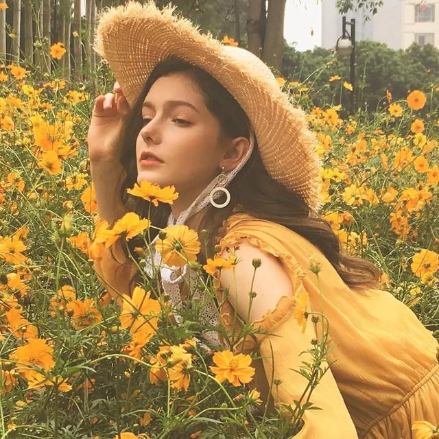 “精灵女孩”Savanna Blade：美得让人分不清真假