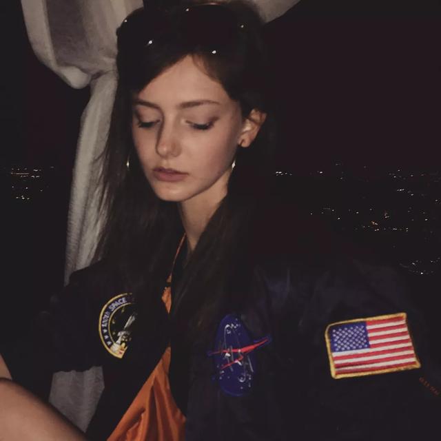 “精灵女孩”Savanna Blade：美得让人分不清真假