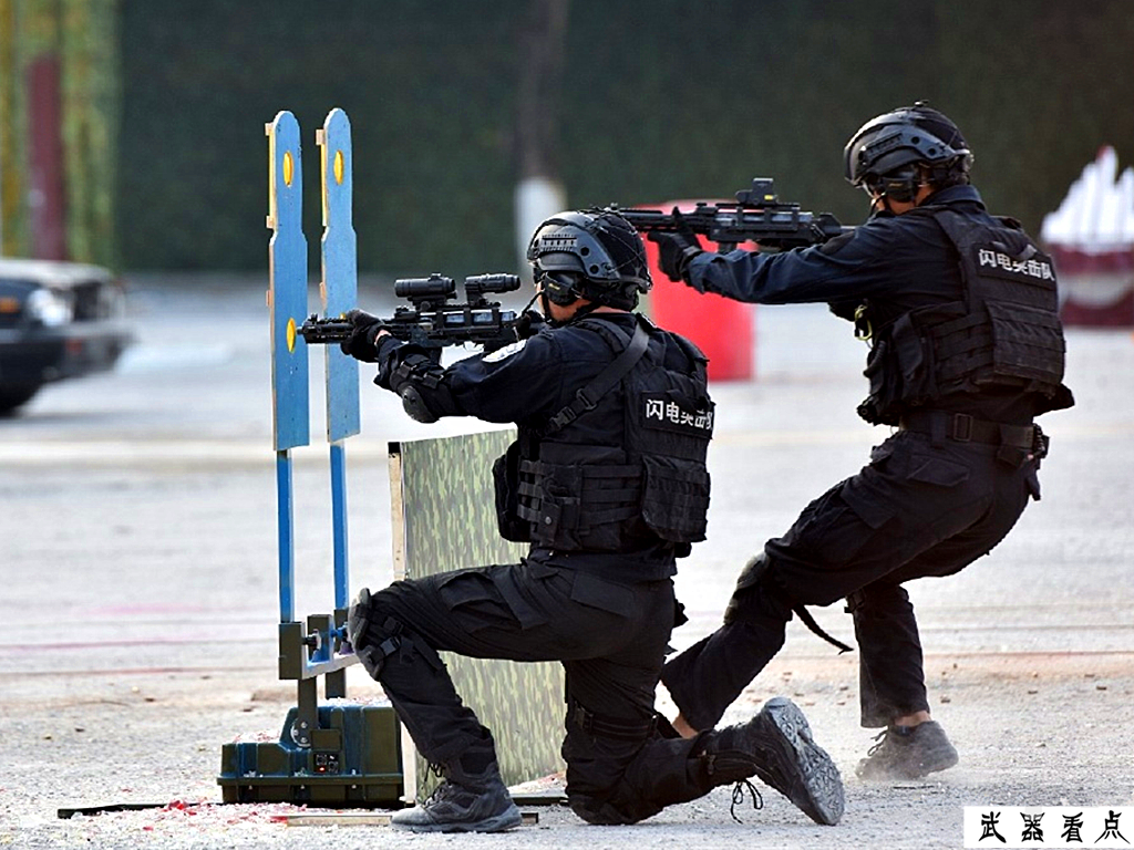 警察的特殊武器装备和战术_哔哩哔哩_bilibili