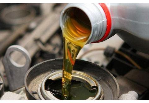 全合成机油1万公里换一次？车子会毁在你手里，现在改还来得及