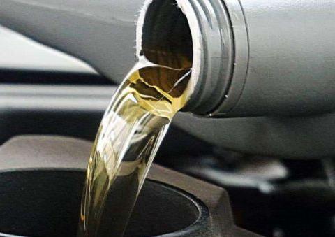 5000公里要换机油吗？这份保养指南要收好，不少车主都被坑了