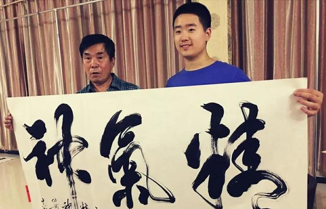 被称为书法神童的何世龙,曾4个字卖11万,