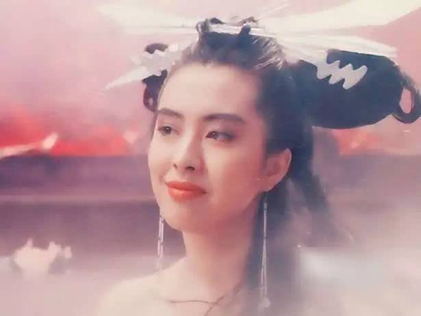 演鬼片出名的明星，有人被称为鬼婆，有人被称为鬼后，她却最惊艳