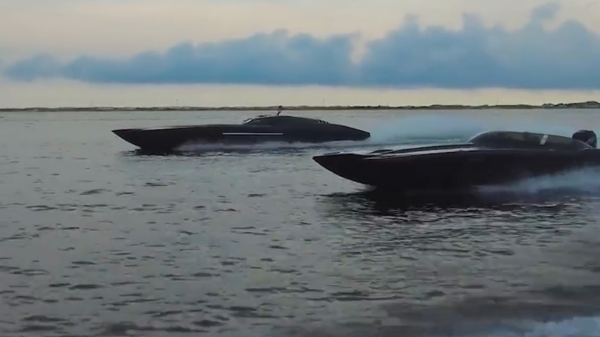 造价1166万元的“超级跑车”,时速300公里,开进水里才知道实力