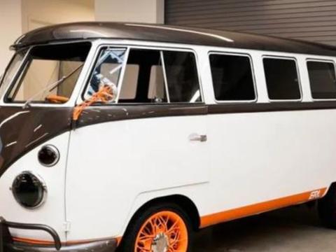 全球“最矮”的露营车！头伸出车顶看路