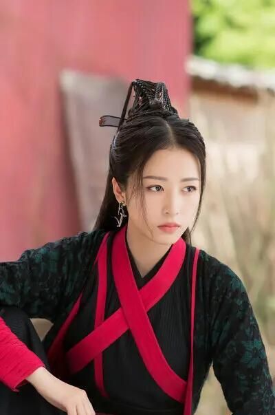 古装美女盘点,周雨彤干练,白鹿霸气