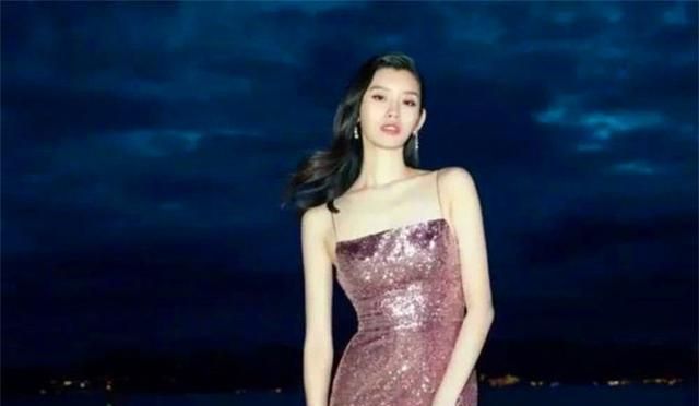 奚梦瑶生下孩子后,被嘲像“大妈”,身价千亿也逃不过生育摧残