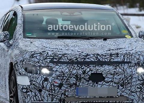 奔驰“Ｅ级”电动版曝光！溜背造型，特斯拉Ｍｏｄｅｌ３挠头了吗