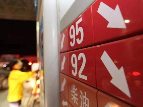 为啥越来越多车排队加95号汽油？是真的有劲还是交智商税 ？