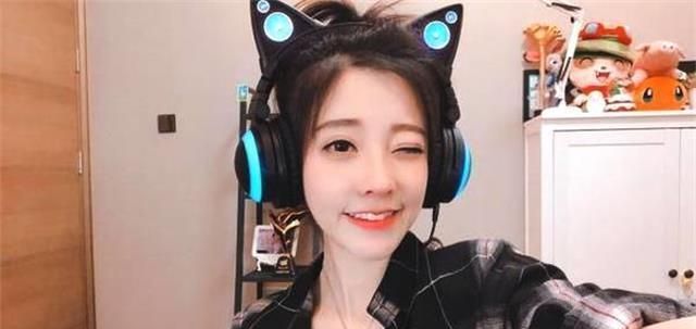 假如冯提莫是个男孩子,小姐妹们是否路转粉,可惜身高是硬伤