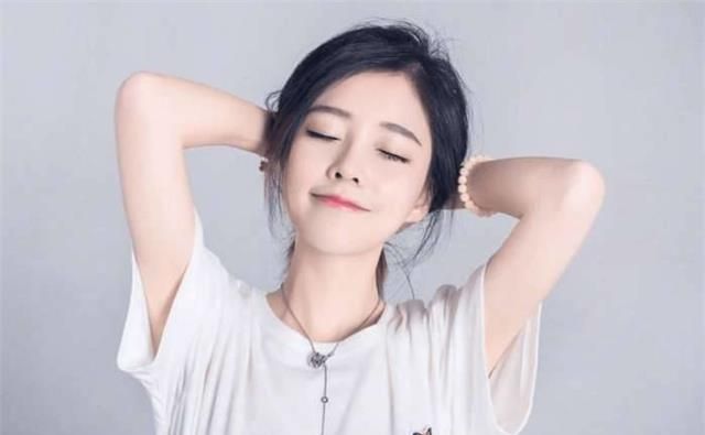 假如冯提莫是个男孩子,小姐妹们是否路转粉,可惜身高是硬伤