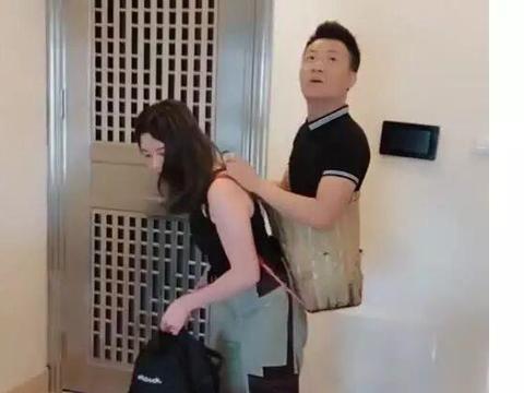 “连体男女”终分手，女主至今单身，男生已有新欢