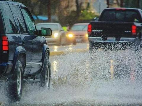 烂车先烂底，下雨天用车要好好养护底盘
