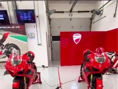 实拍杜卡迪4S店，店内清一色V4R，每台车价都超6位数