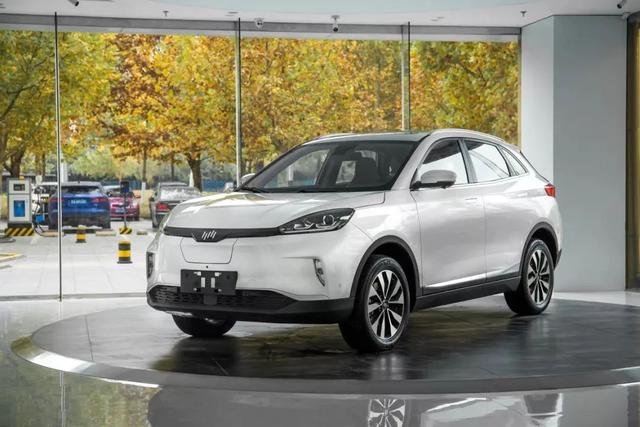 透明A柱变成现实!这些高科技装备普及到汽车还远吗?