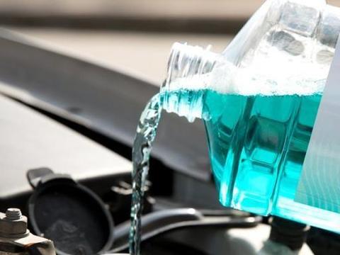 汽车雨刮器刮不干净别急换，教你几个办法，刮雨和新的一样干净